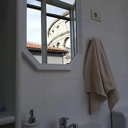 Amphiteater Art Apartment