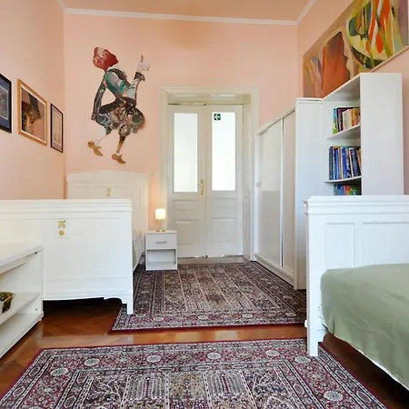 Amphiteater Art Apartment